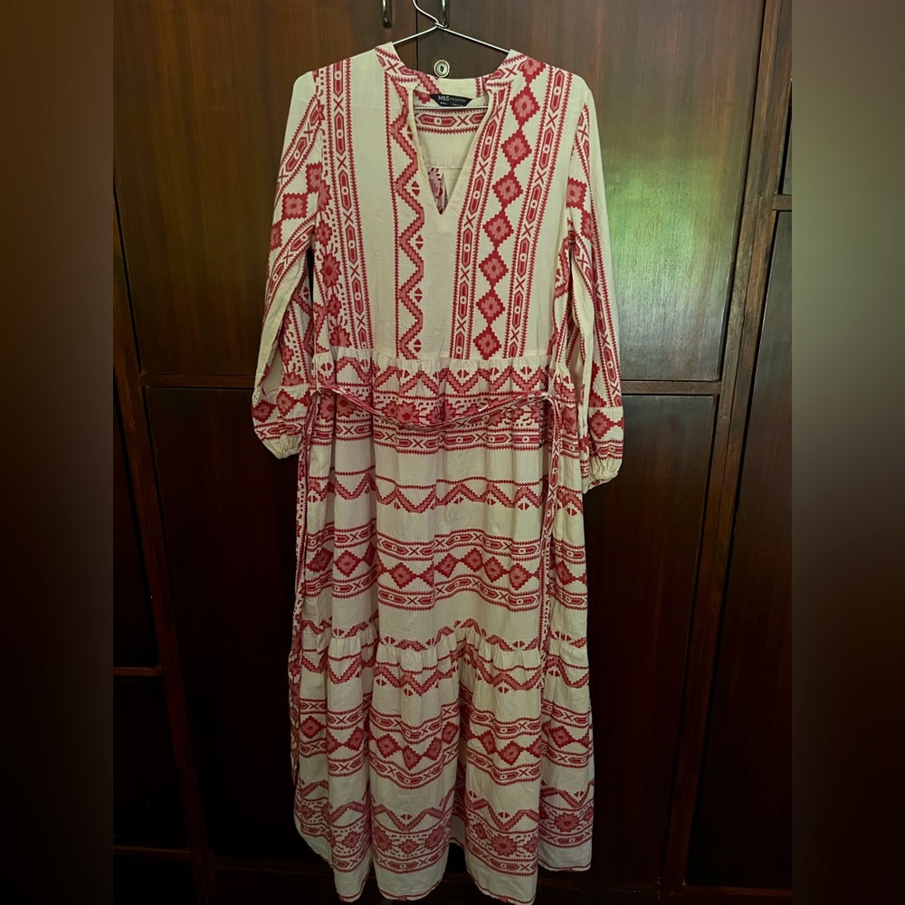 Marks & Spencer Cotton Rich Jacquard Maxi Dress (Size: UK 8 - UK 10) - Picture 4 of 8